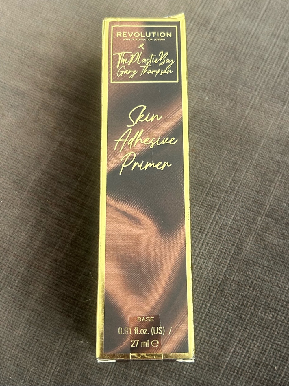 Makeup Revolution London skin adhesive primer